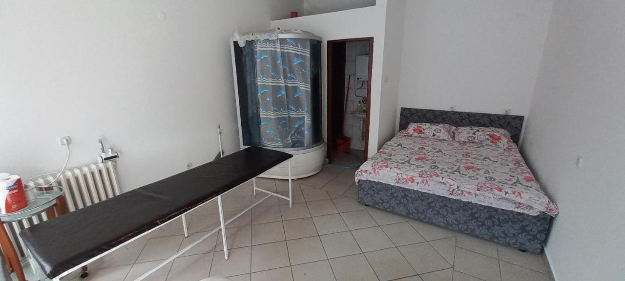Big Bed, Rumenacka 7 Novi Sad Exterior photo